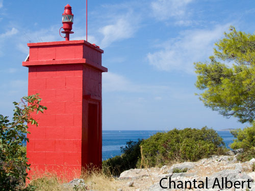 Roter Turm am Meer